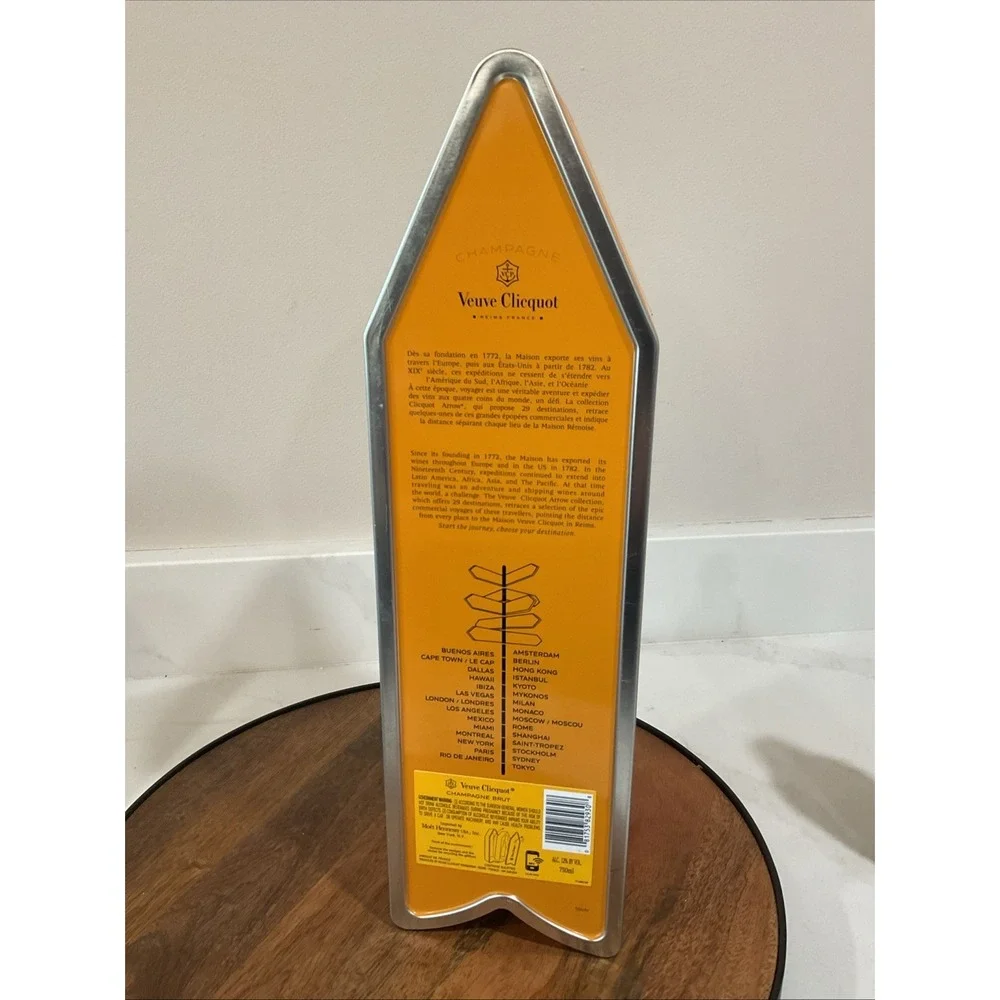 Limited Edition VEUVE CLICQUOT Destination ROME Arrow Presentation Box Tin Empty